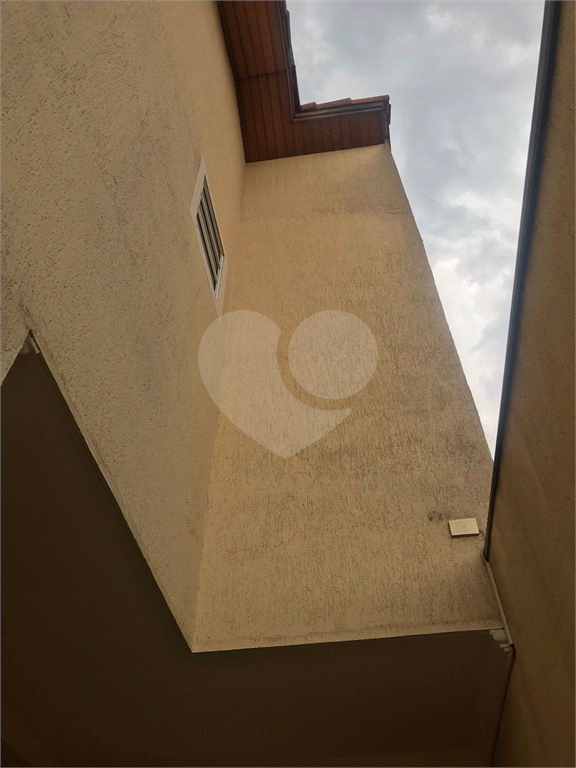 Sobrado amplo bem localizado!