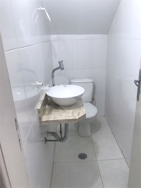 Sobrado amplo bem localizado!