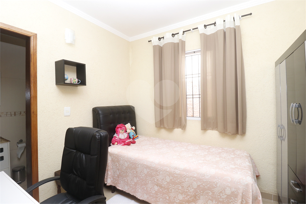 Linda casa com 3 dormitórios, sendo 1 suíte, e 1 vaga na Vila Gustavo. 