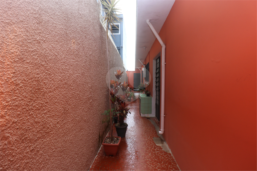 Linda casa com 3 dormitórios, sendo 1 suíte, e 1 vaga na Vila Gustavo. 