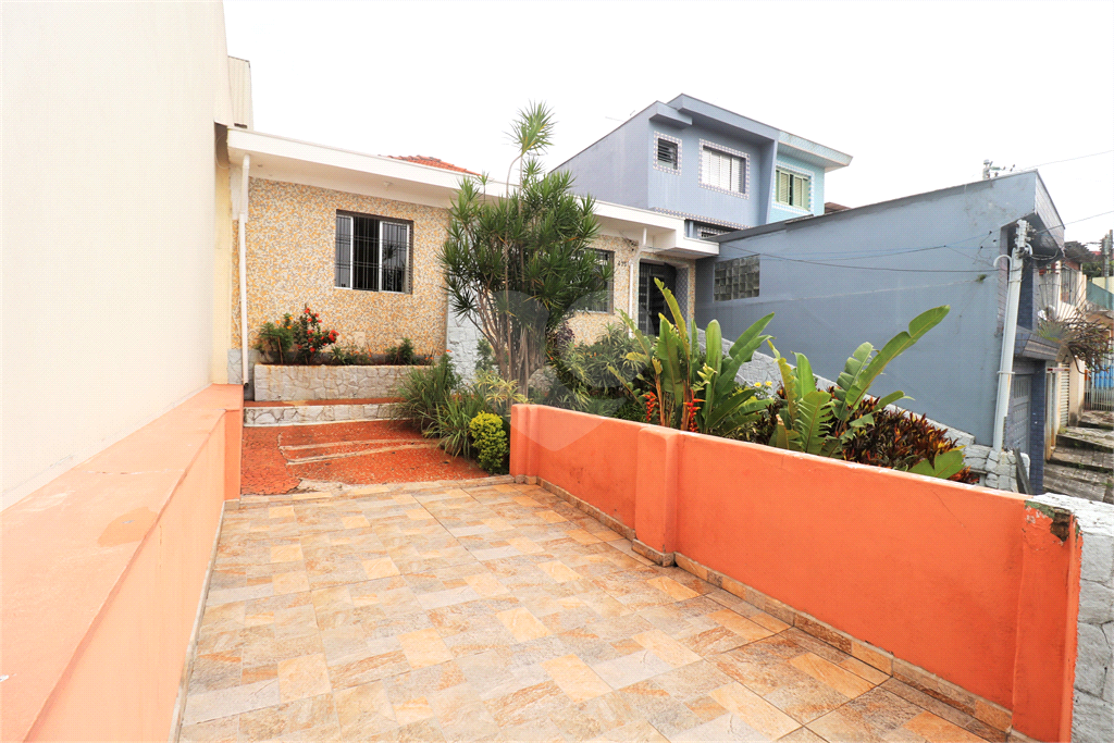 Linda casa com 3 dormitórios, sendo 1 suíte, e 1 vaga na Vila Gustavo. 