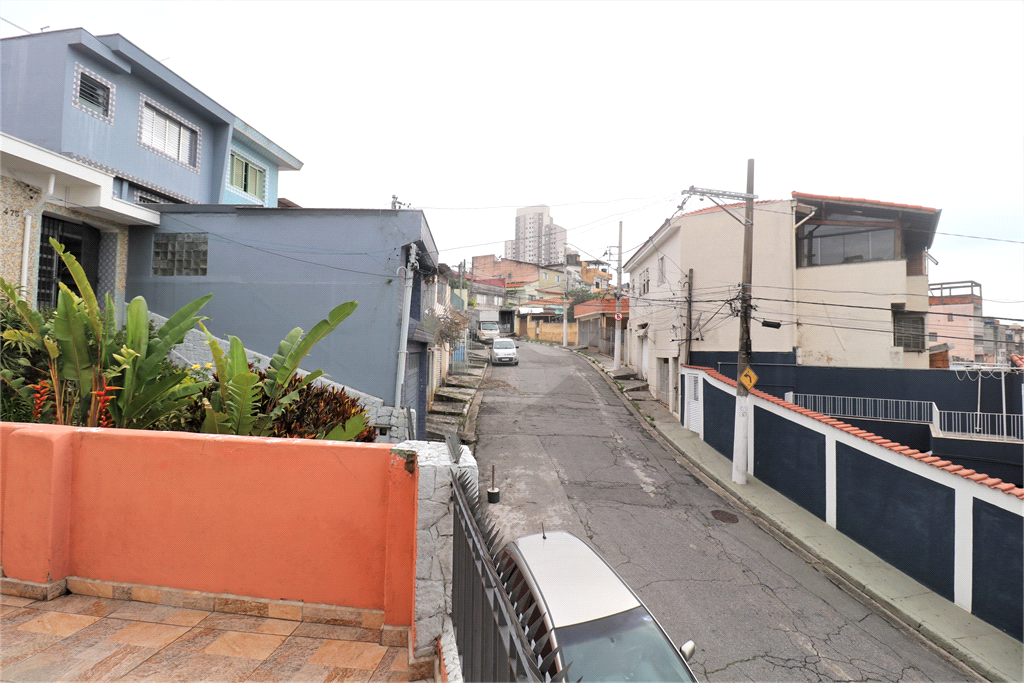 Linda casa com 3 dormitórios, sendo 1 suíte, e 1 vaga na Vila Gustavo. 