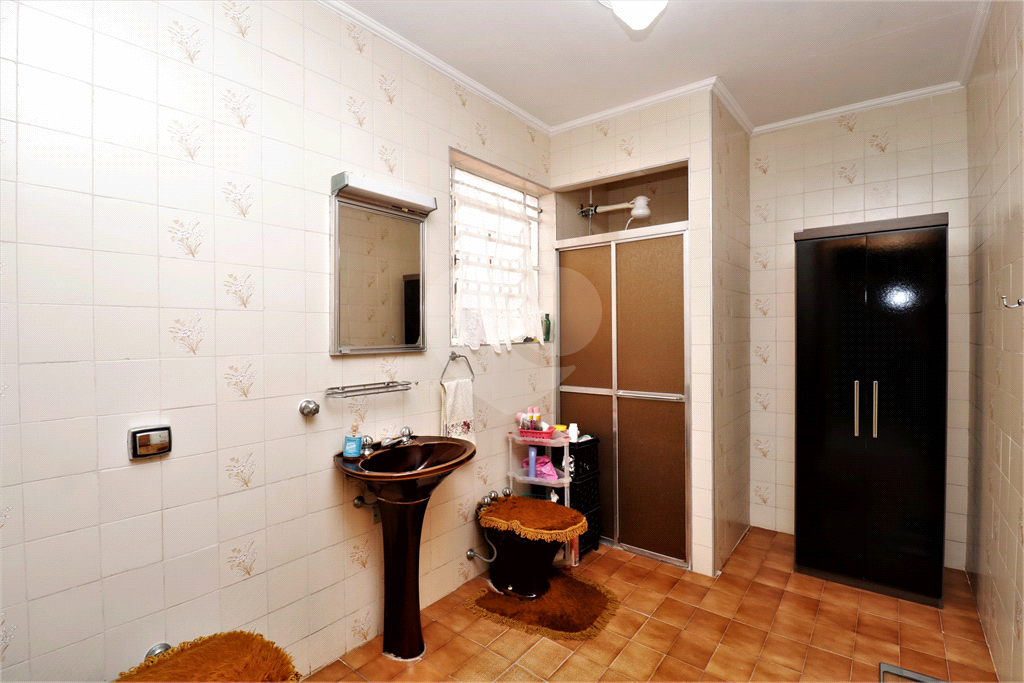 Linda casa com 3 dormitórios, sendo 1 suíte, e 1 vaga na Vila Gustavo. 