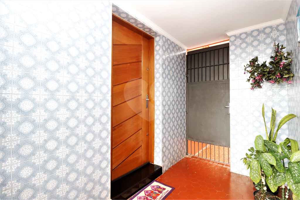 Linda casa com 3 dormitórios, sendo 1 suíte, e 1 vaga na Vila Gustavo. 