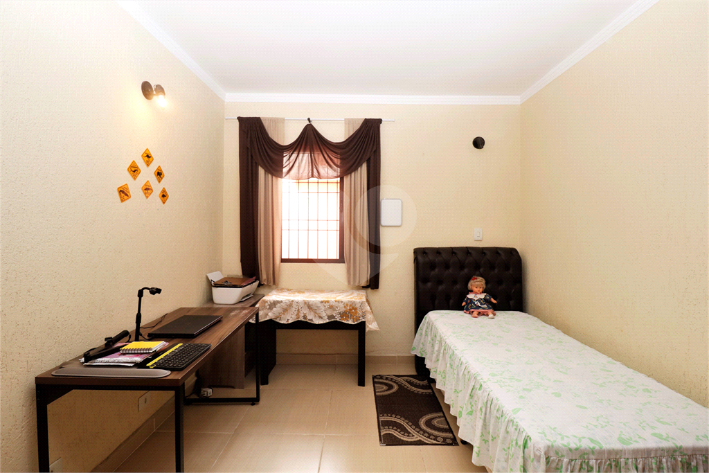 Linda casa com 3 dormitórios, sendo 1 suíte, e 1 vaga na Vila Gustavo. 