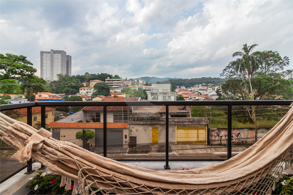Lindo sobrado no Horto Florestal em rua tranquila