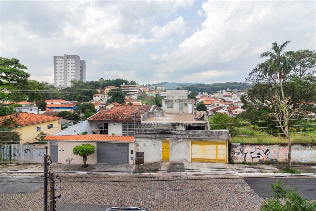 Lindo sobrado no Horto Florestal em rua tranquila