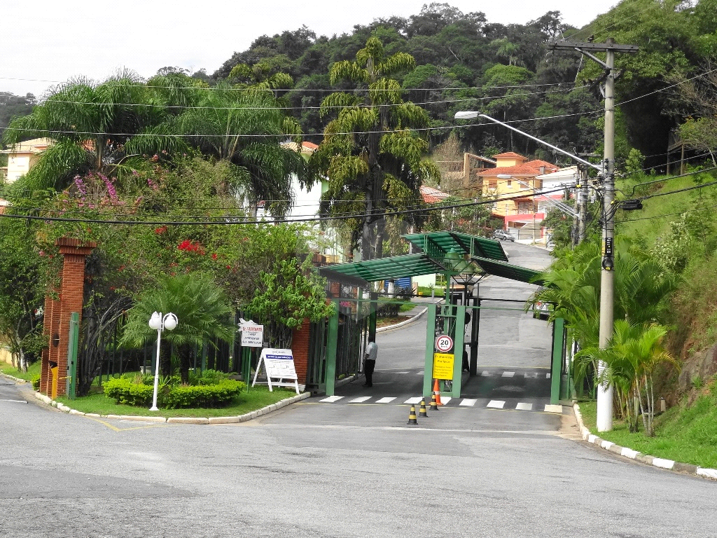 Terreno em condominio de alto padrao no bairro do Horto Florestal