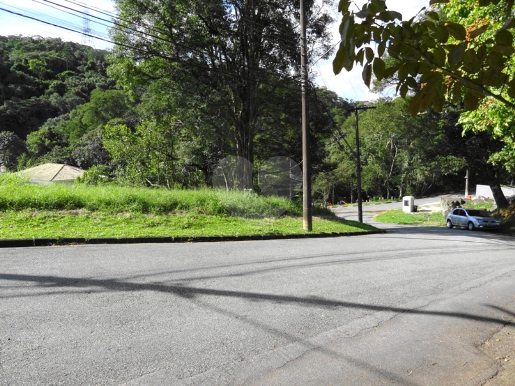 Terreno em condominio de alto padrao no bairro do Horto Florestal