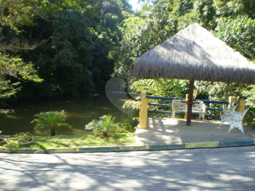 Terreno em condominio de alto padrao no bairro do Horto Florestal