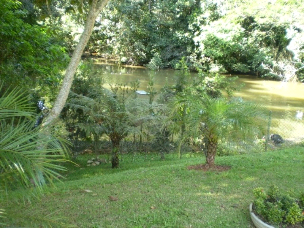 Terreno em condominio de alto padrao no bairro do Horto Florestal