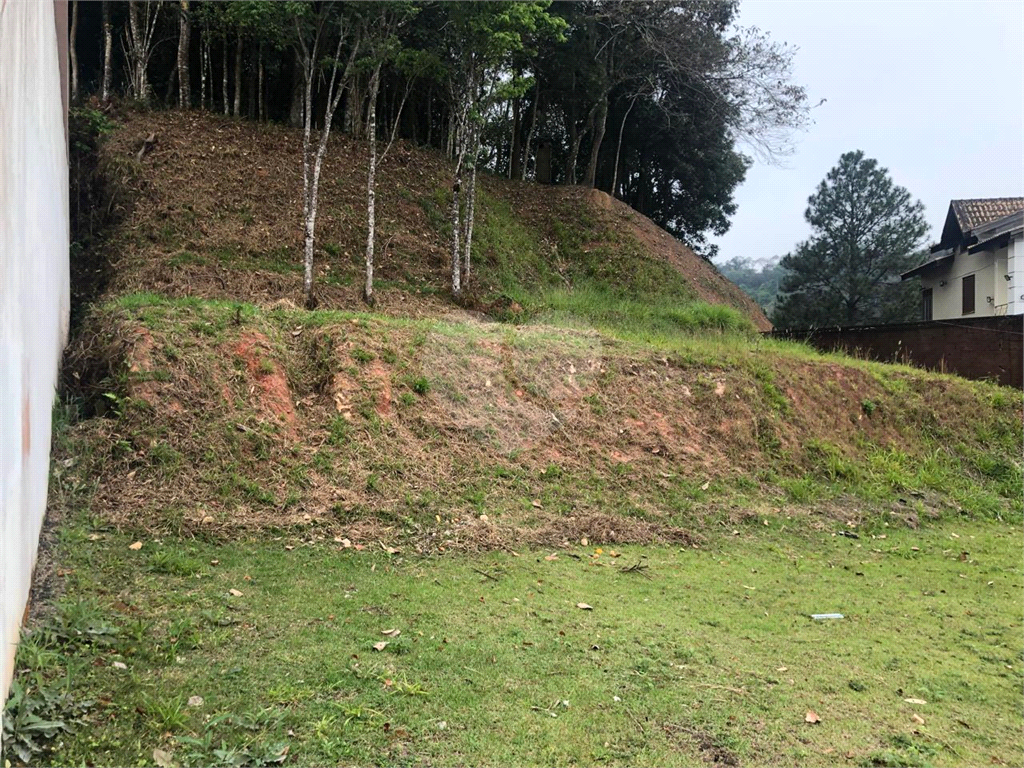 Terreno em condominio de alto padrao no bairro do Horto Florestal