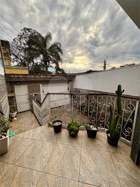Sobrado à venda no Tremembé com 4 dormitórios, piscina e 4 vagas de garagem. 