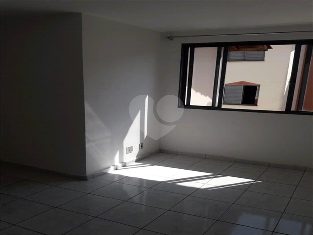 Apartamento localizado na Av. Coronel Sezefredo Fagundes 5169, no Condomínio Bosque Da Cantareira.