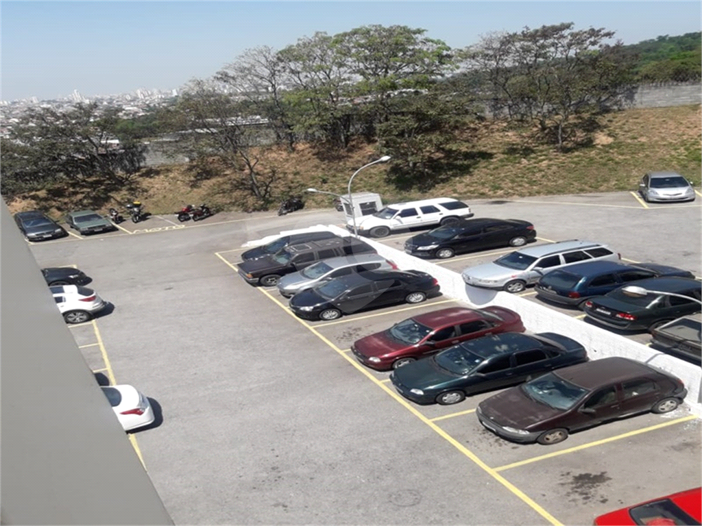 Apartamento localizado na Av. Coronel Sezefredo Fagundes 5169, no Condomínio Bosque Da Cantareira.