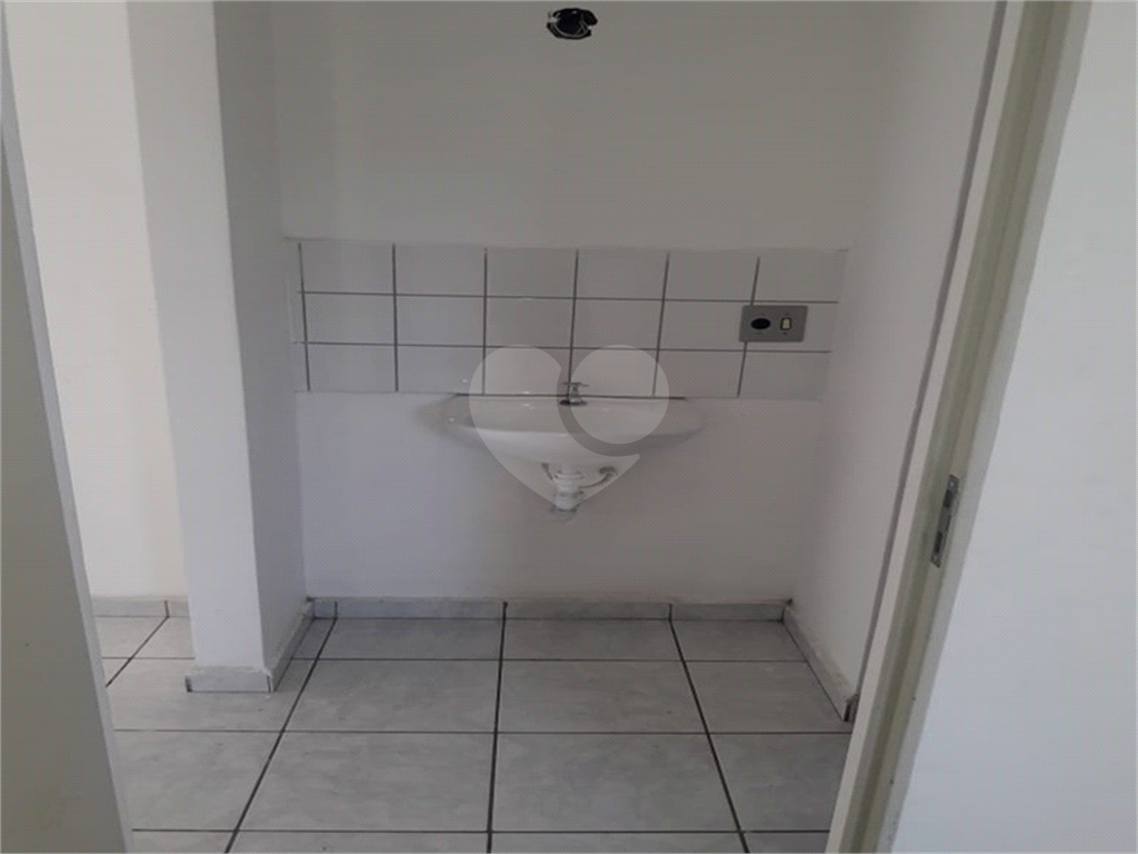 Apartamento localizado na Av. Coronel Sezefredo Fagundes 5169, no Condomínio Bosque Da Cantareira.