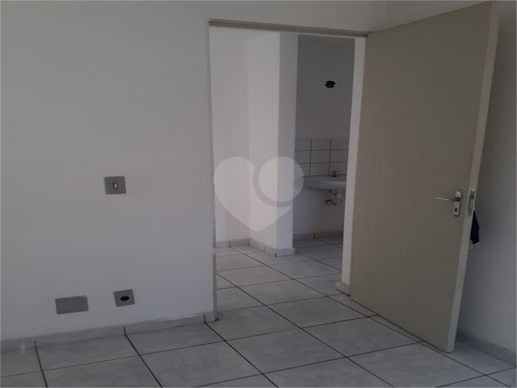 Apartamento localizado na Av. Coronel Sezefredo Fagundes 5169, no Condomínio Bosque Da Cantareira.
