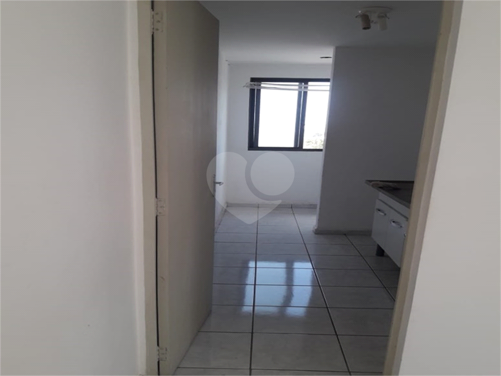 Apartamento localizado na Av. Coronel Sezefredo Fagundes 5169, no Condomínio Bosque Da Cantareira.