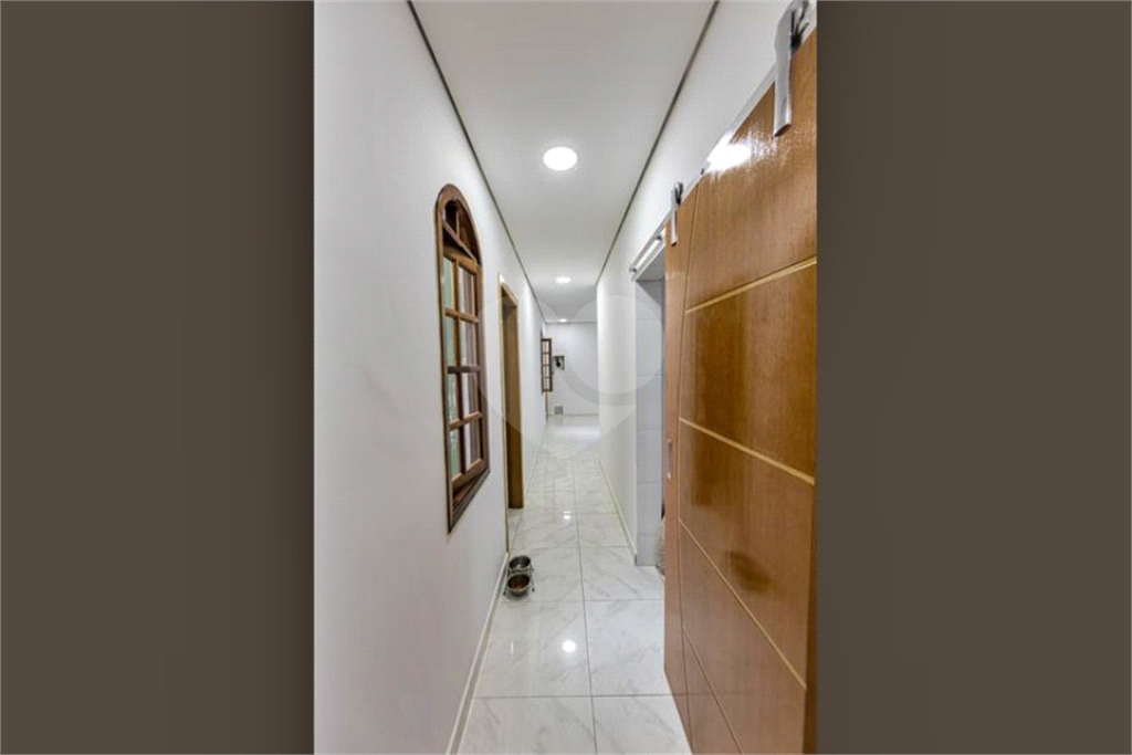 Apartamento com dois dormitórios Pari 