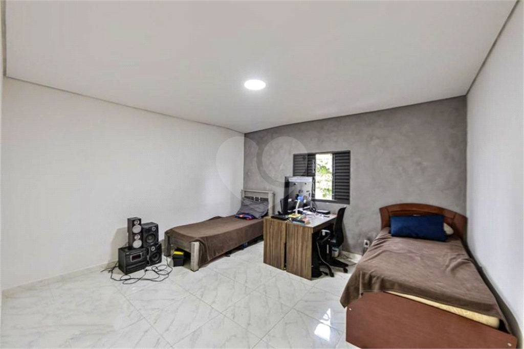 Apartamento com dois dormitórios Pari 