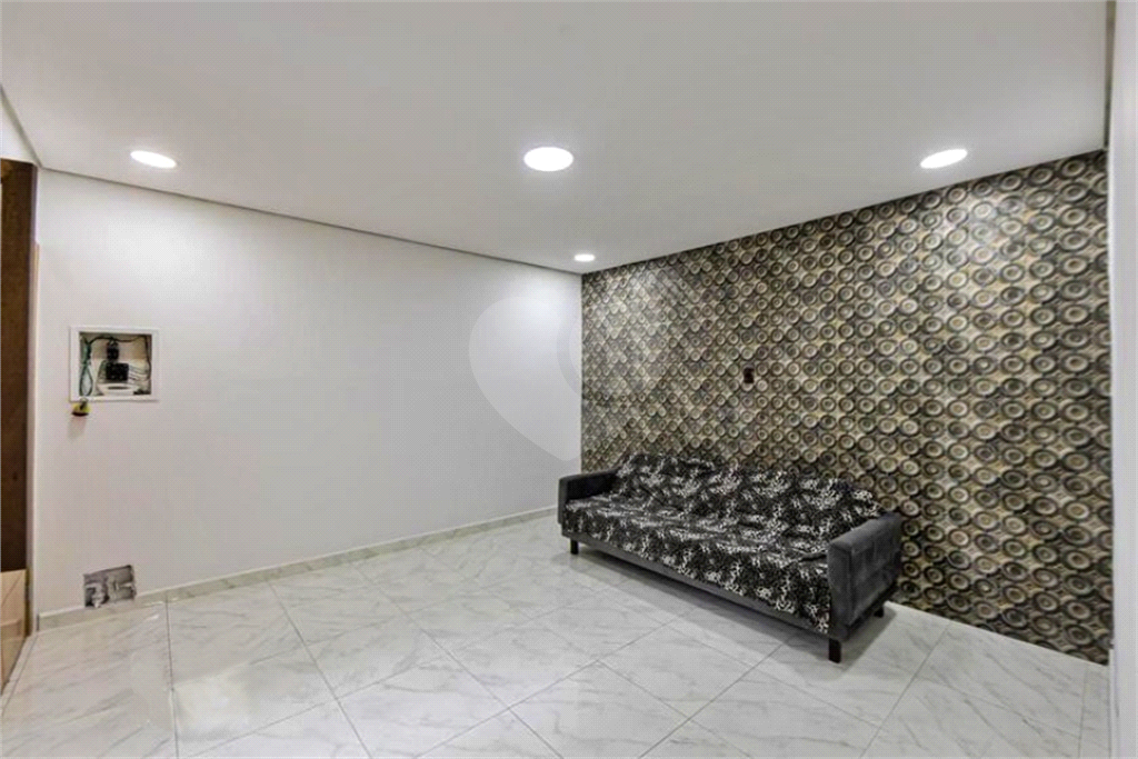 Apartamento com dois dormitórios Pari 