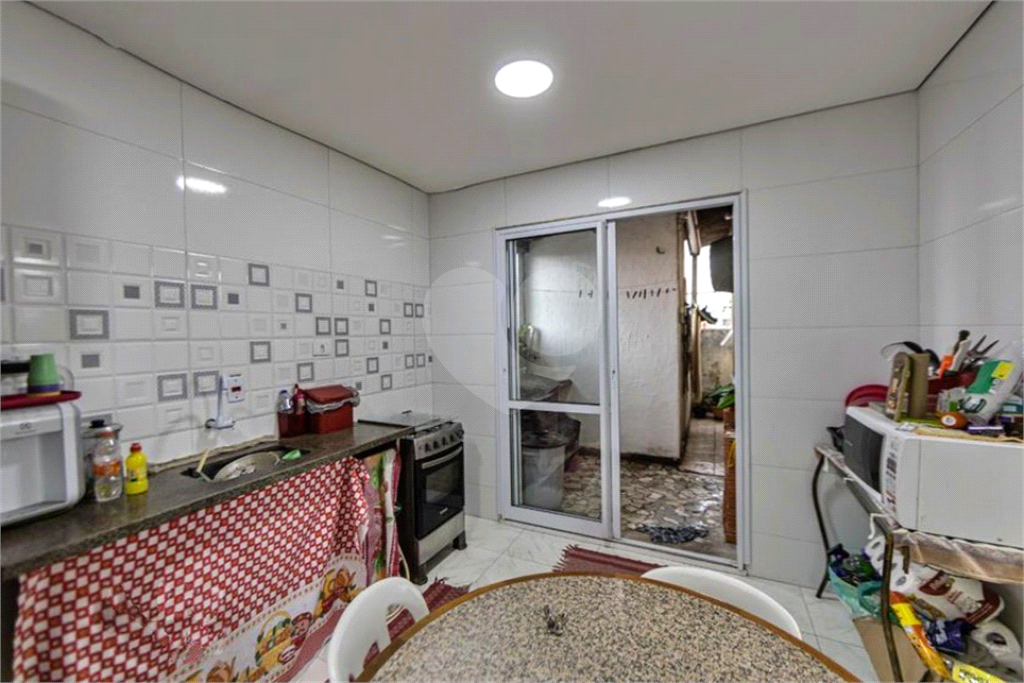 Apartamento com dois dormitórios Pari 