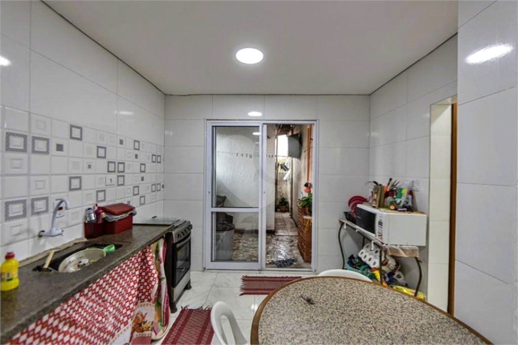 Apartamento com dois dormitórios Pari 
