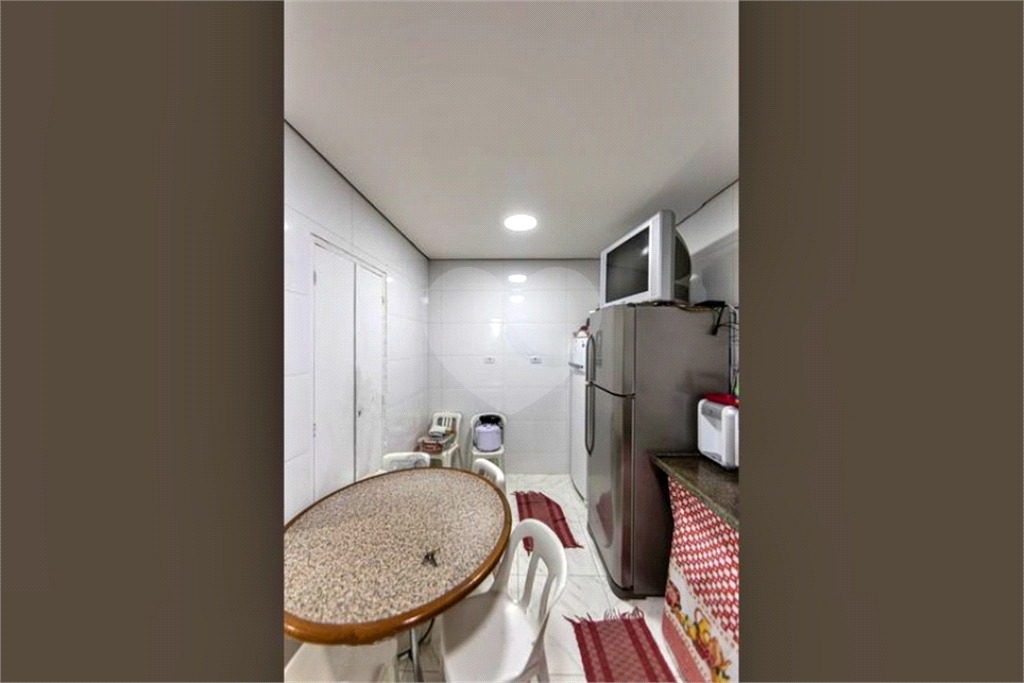 Apartamento com dois dormitórios Pari 