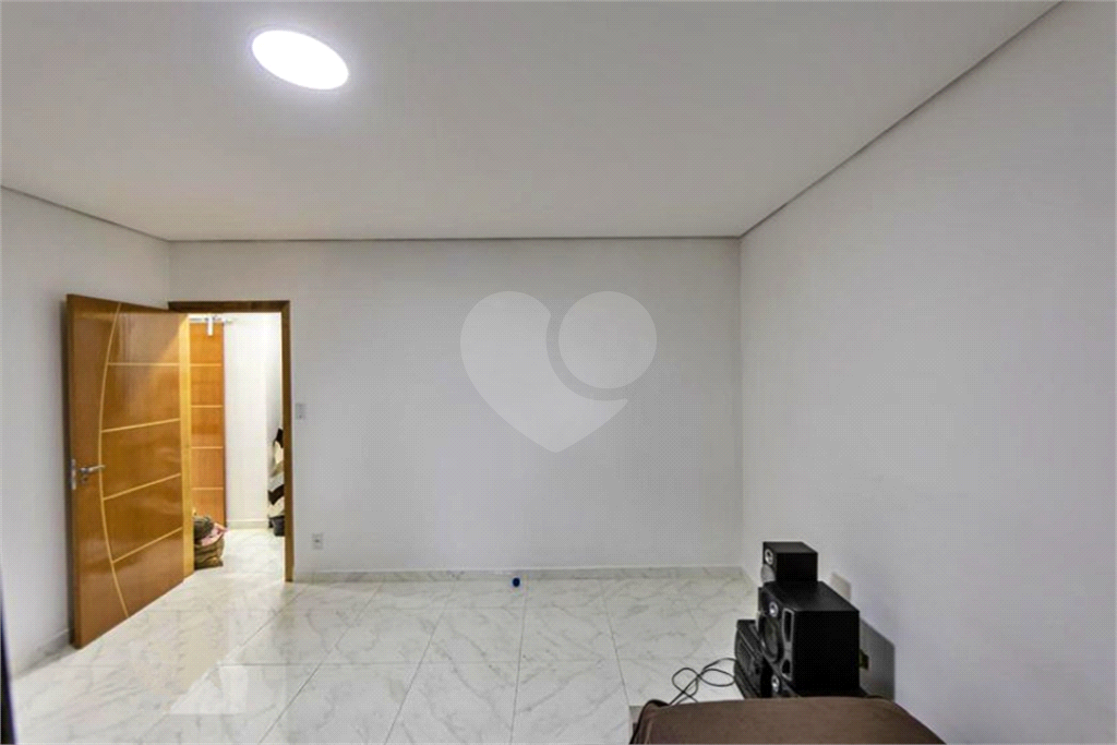 Apartamento com dois dormitórios Pari 