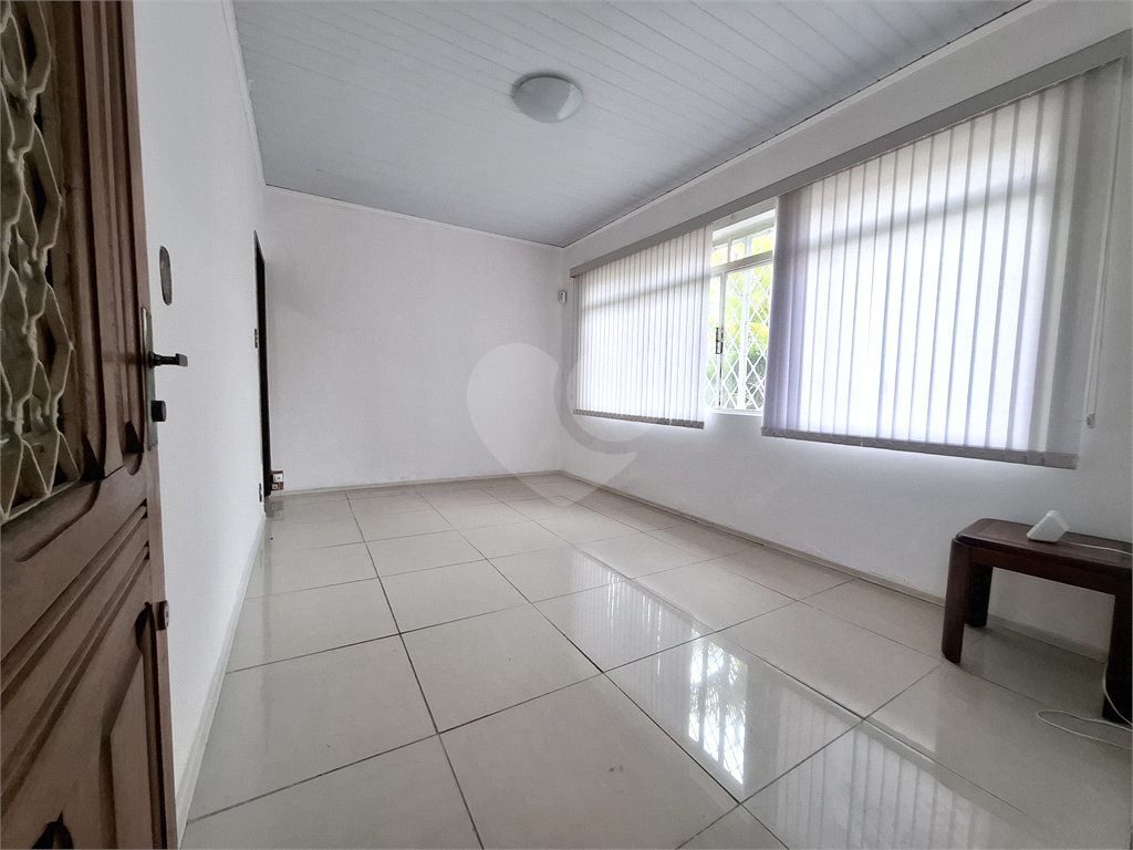 Casa à venda com 2 quartos, 125m² - Foto 1