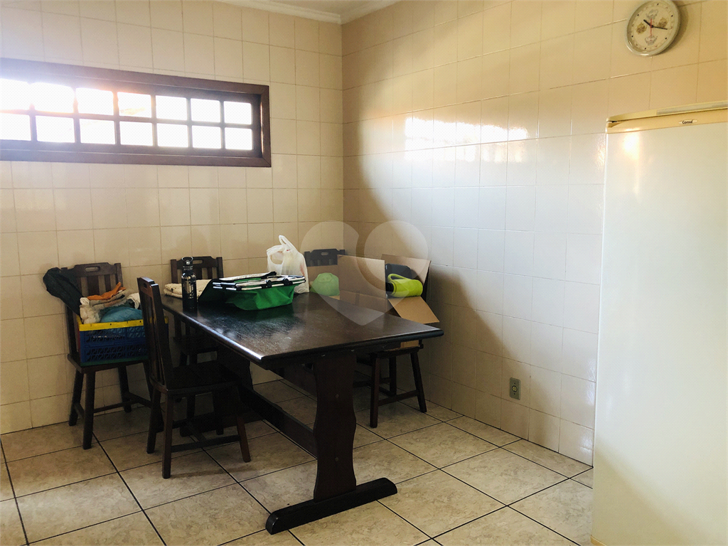 Sobrado Tremembé com 2 suites e 6 vagas de garagem