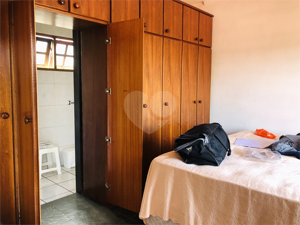 Sobrado Tremembé com 2 suites e 6 vagas de garagem