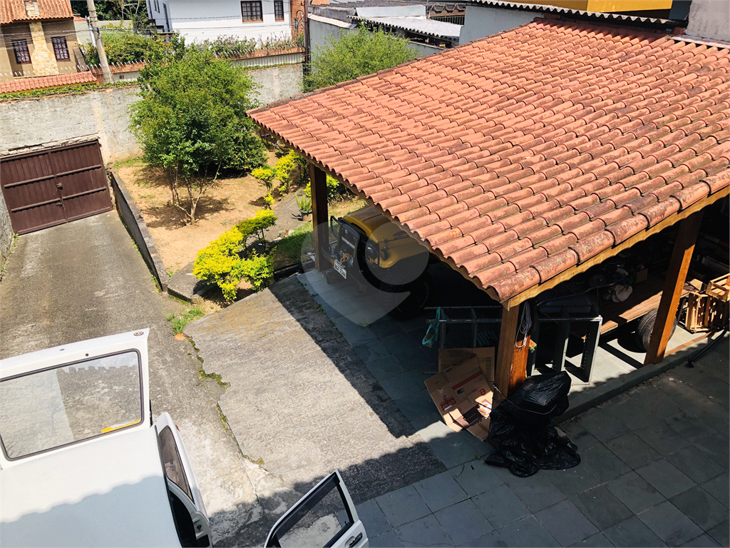 Sobrado Tremembé com 2 suites e 6 vagas de garagem