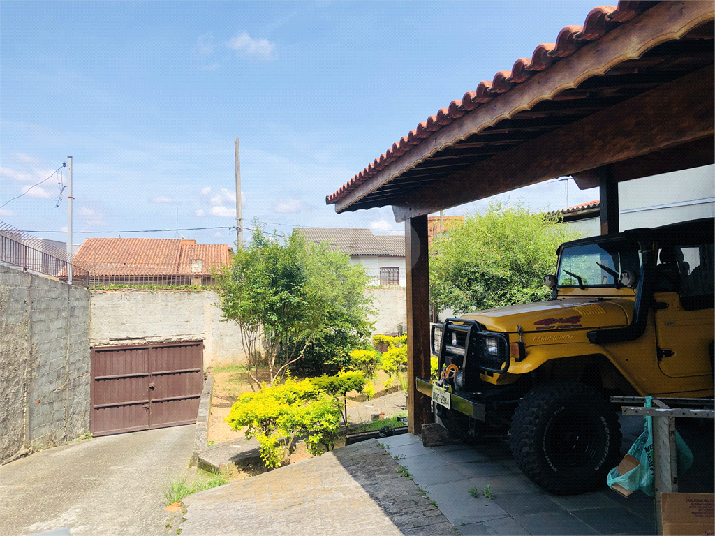 Sobrado Tremembé com 2 suites e 6 vagas de garagem