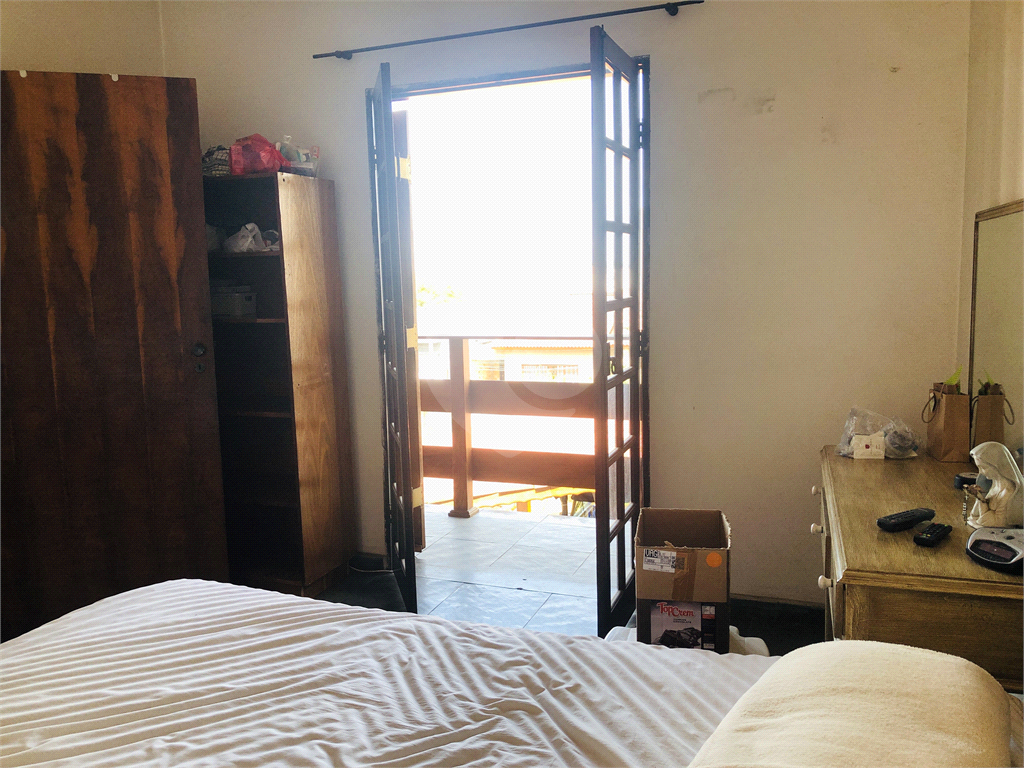 Sobrado Tremembé com 2 suites e 6 vagas de garagem