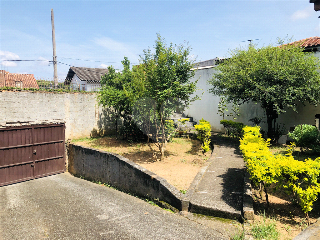 Sobrado Tremembé com 2 suites e 6 vagas de garagem
