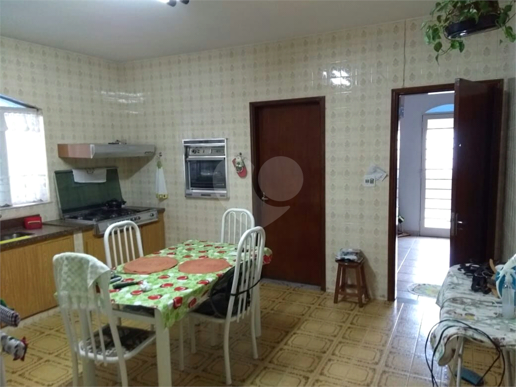 Casa à venda com 2 quartos, 361m² - Foto 4