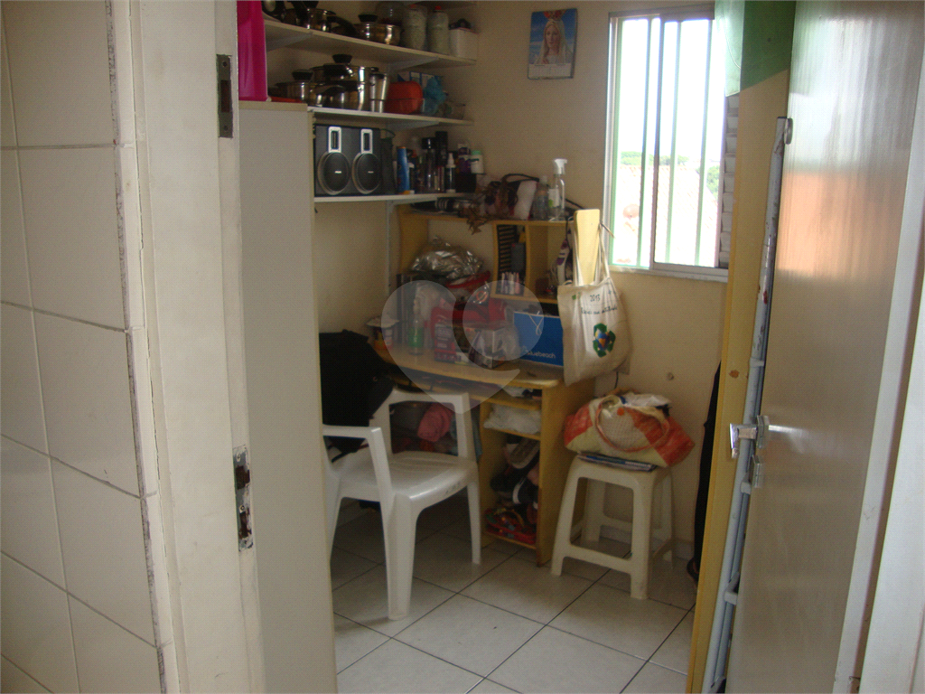 Sobrado em Osasco, bairro Jardim das Flores, 185m², 3 suítes, 6 vagas cobertas