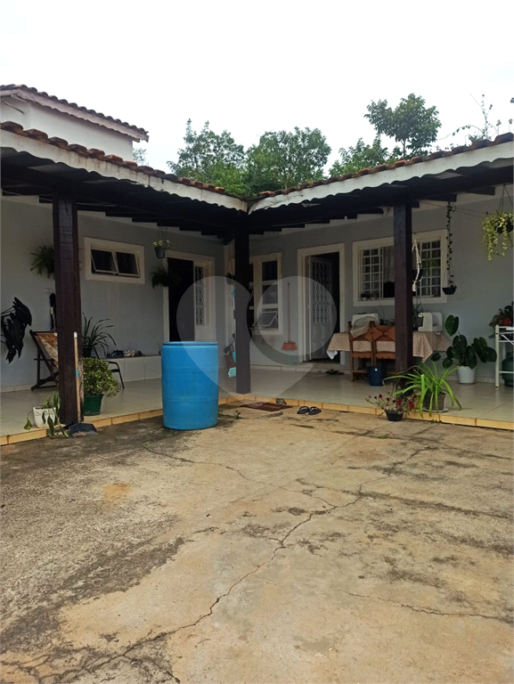 Fazenda à venda com 3 quartos, 200m² - Foto 1