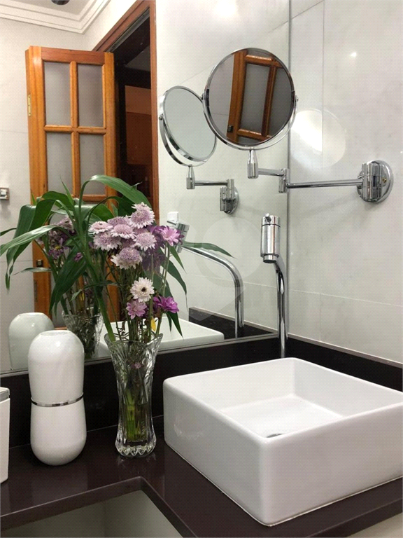Casa de Condominio no Horto Florestal com 3 dormitórios