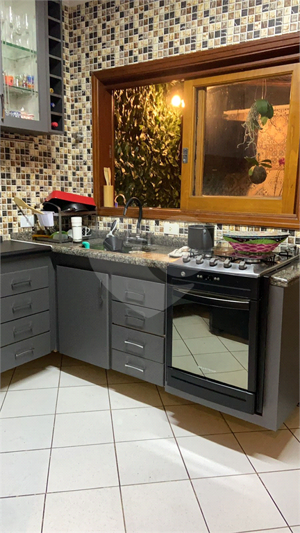 Casa de Condominio no Horto Florestal com 3 dormitórios