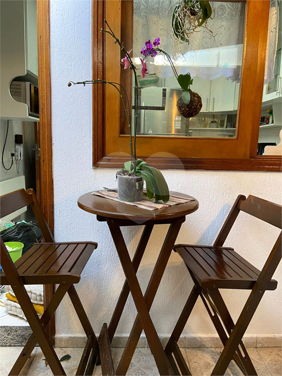 Casa de Condominio no Horto Florestal com 3 dormitórios