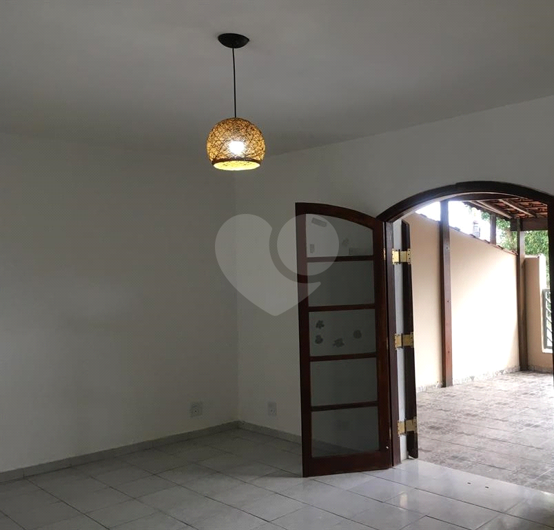 Imóvel para renda - 3 casas no mesmo terreno