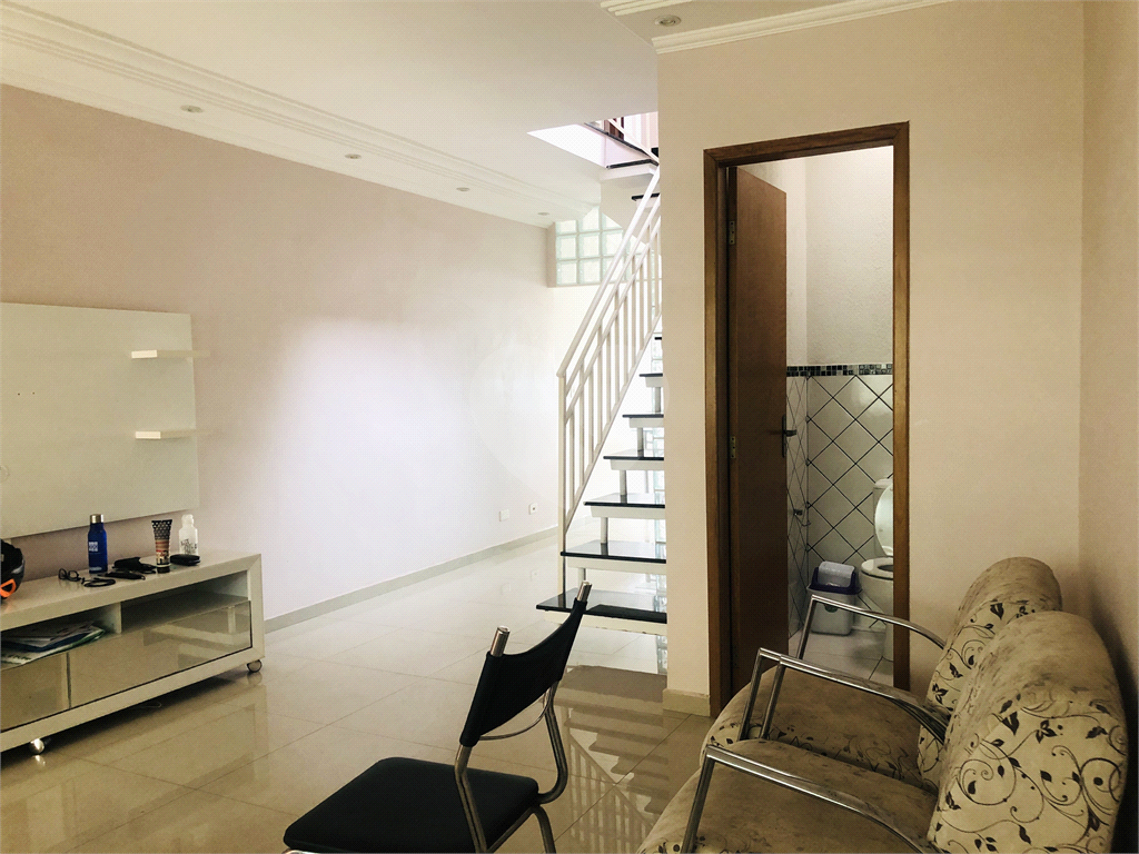 OPORTUNIDADE IMPERDIVEL SOBRADO À VENDA / CINCO MINUTOS DO METRÔ PARADA INGLESA