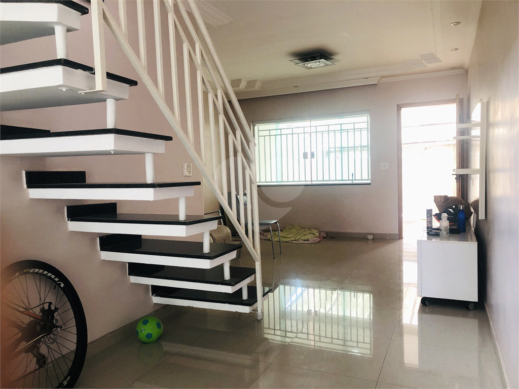 OPORTUNIDADE IMPERDIVEL SOBRADO À VENDA / CINCO MINUTOS DO METRÔ PARADA INGLESA