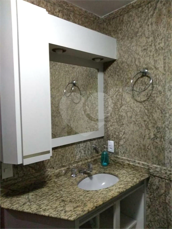 APARTAMENTO em VILA CARRÃO