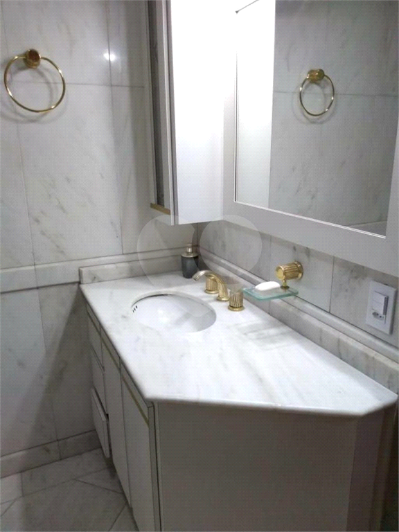 APARTAMENTO em VILA CARRÃO