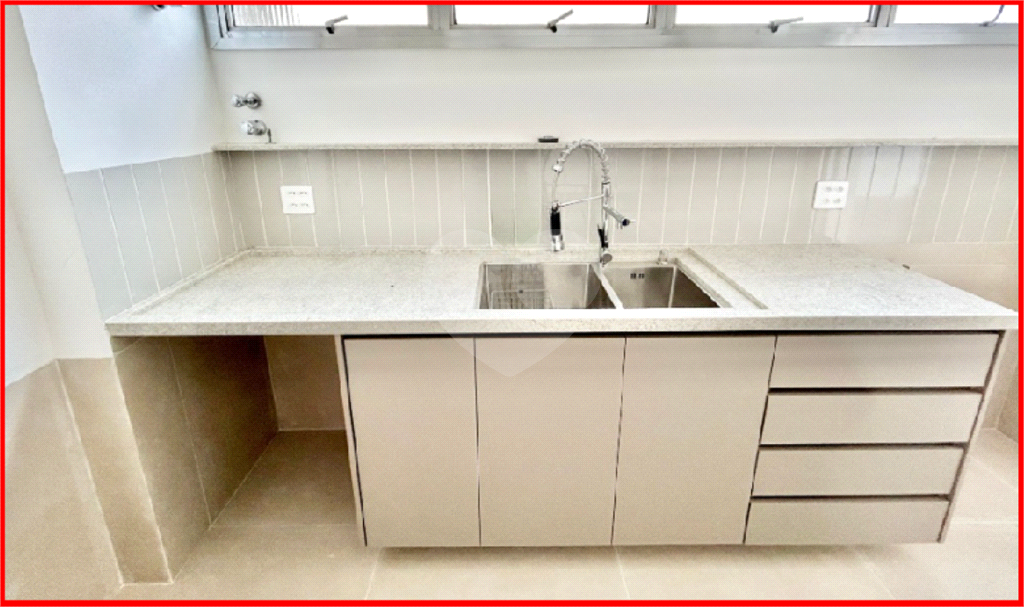 APARTAMENTO em HIGIENÓPOLIS