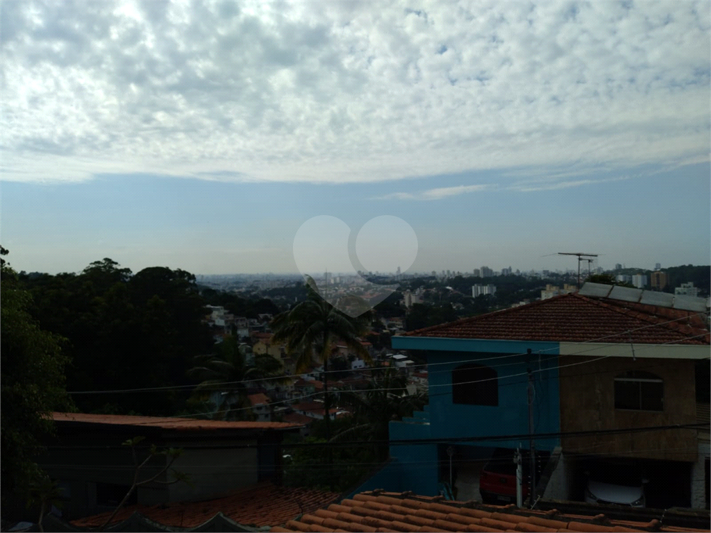 Sobrado à venda no Jd. Arnoni, 400 m²