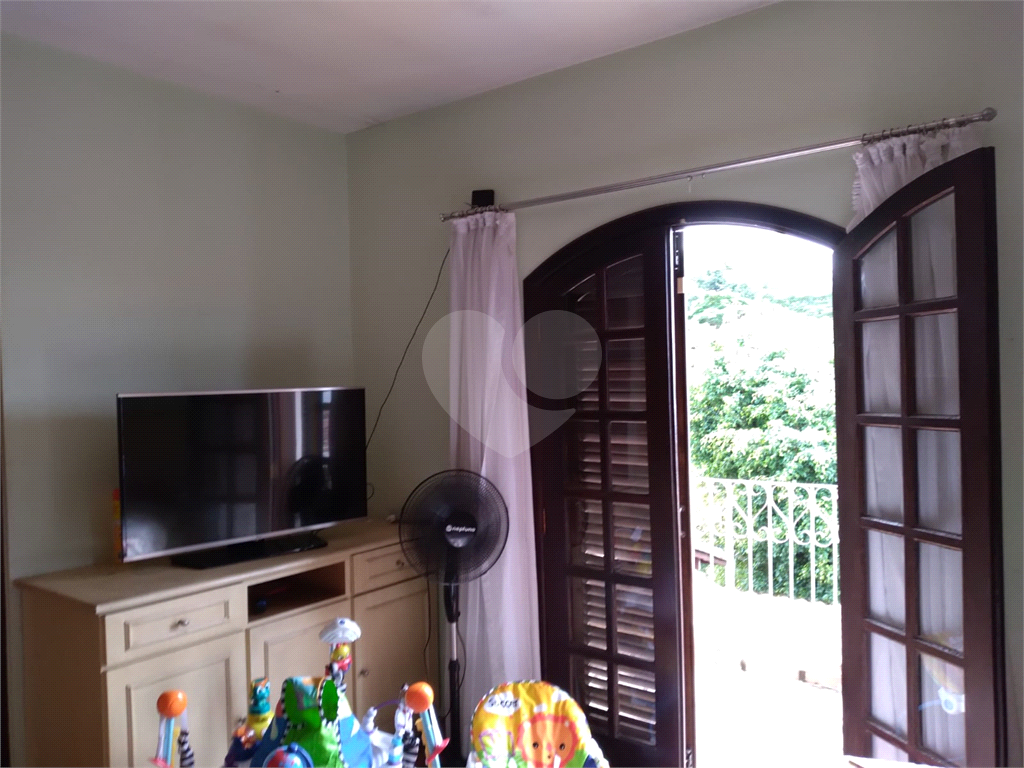 Sobrado à venda no Jd. Arnoni, 400 m²
